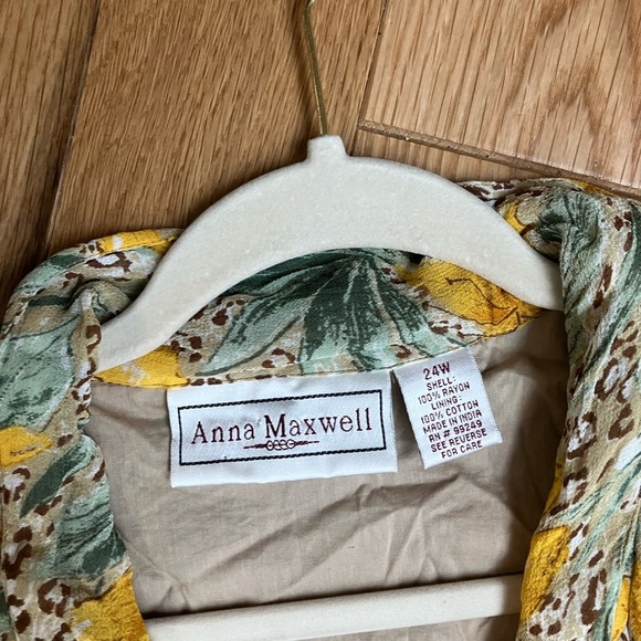 Vintage plus breezy button down dress! - Picture 4 of 6